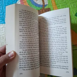 Một đóa hồng không đỏ cũng chẳng bạch 999833