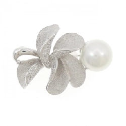 Bros trắng ngọc trai 11mm của Takako Okui