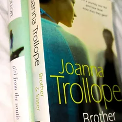 MUA 1 TẶNG 1: JOANNA TROLLOPE (Khổ lớn bìa cứng, tặng 1 khổ trung bìa mềm)