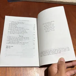 II Sách Lịch Sử: Chuyện Nội Cung Cựu Hoàng Bảo Đại - Nguyễn Đắc Xuân - 2005 995101