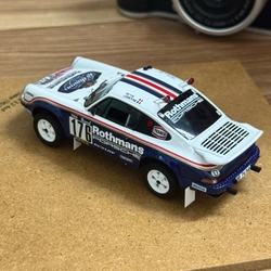 Mô hình xe Porsche 911 Dakar Rally Rothmans chính hãng 537211