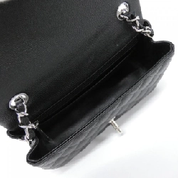 Túi xách chéo Chanel 69900 611771