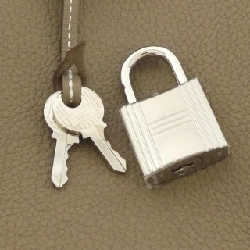 【Sản phẩm chưa sử dụng】Túi đeo vai Hermès Akkad PM 083589CK 612206