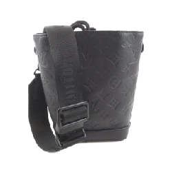 Túi đeo vai Louis Vuitton Monogram Shadow Noé Sling M82248