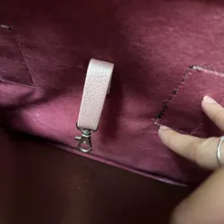 Túi NGAOS, đựng vừa laptop, mới dùng 1-2 lần, màu hồng đen, không chỉ thừa, thêu đẹp 722409