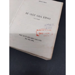 Bí mật gia đình Irene Frain mới 70% bẩn bìa, ố vàng, tróc gáy, có chữ viết, mộc đỏ, ẩm 1994 HCM.ASB3010 Oreka-Blogmeo 318968