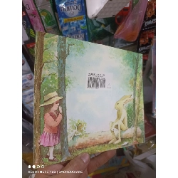 Mr. Rabbit and the Lovely Present mới 90% Sách tự học tiếng Anh HCM2702 930124