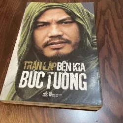 Bên kia Bức tường - Trần Lập