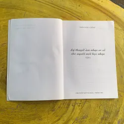 COMBO PHƯƠNG PHÁP HỌC GHI-TA & LÝ THUYẾT ÂM NHẠC CƠ SỞ CHO NGƯỜI MỚI HỌC NHẠC 991333