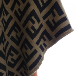 【Mã giảm giá】FENDI Cape 640942