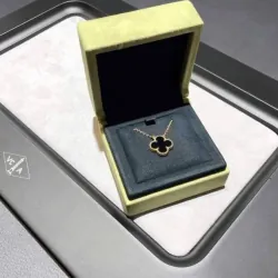 Dây chuyền nữ Van Cleef & Arpels hình cây bồ công anh màu đen 1024428