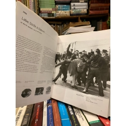 Moments: The Pulitzer Prize-winning Photographs - Hal Buell 332964