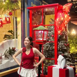 Áo thun nữ kiểu, size S & M đều vừa, màu đỏ đậm tôn da, mặc 1 lần chụp ảnh, còn mới.