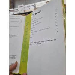 LOOK AHEAD : A GUIDE TO WORKING IN FASHION - Gillian Sharp 144134