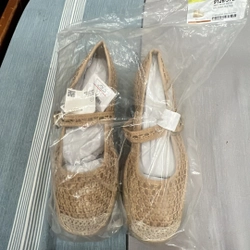 Giày Stradivarius , đế cói cao 4cm , size 38 , màu beige  