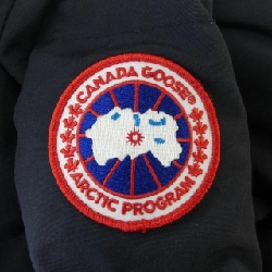 【Khuyến mãi】Áo khoác lông vũ Canada Goose 638922