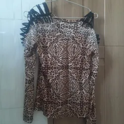 Áo thu họa tiết da beo