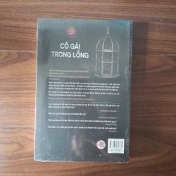 Cô gái trong lồng 525727