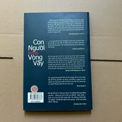 Con người trong vòng vây - Nguyễn Chấn Hùng 718025