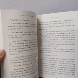 Sách: Bí mật trong đêm bão - TG: Lucy Foley 973892