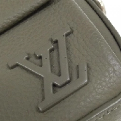 Túi đeo vai Louis Vuitton LV Aerogram Pilot Wearable Wallet M83560 611287