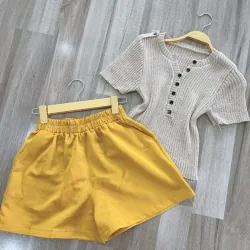 Áo Len Tăm Be + Quần Short Vàng (Vintage)