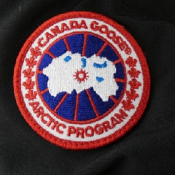 Canada Goose 2302JL MACKENZIE Áo khoác lông vũ - Hàng hiệu Authentic 813466