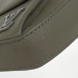 Túi đeo vai Louis Vuitton LV Aerogram Pilot Wearable Wallet M83560 611287