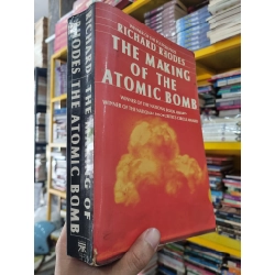 THE MAKING OF THE ATOMIC BOMB (Pulitzer Prize) - Richard Rhodes