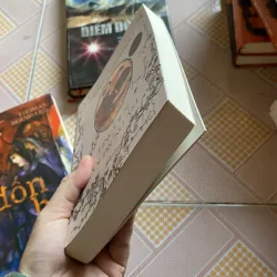 Lincoln ở cõi trung ấm" của tác giả George Saunders 996412