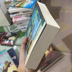 Dưới cánh cửa thầm thì  729274