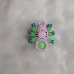 1 con quay đồ chơi giúp giảm căng thẳng 996780