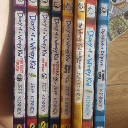 8q Diary of a wimpy Kid không trùng (Sách tiếng anh) như hình 
180k
