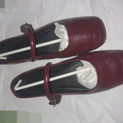 Giày bệt EROSSKA size 40 màu đỏ mận hot trend chính hãng fullbox 786000