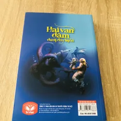 HAI VẠN DẶM DƯỚI ĐÁY BIỂN  1004026