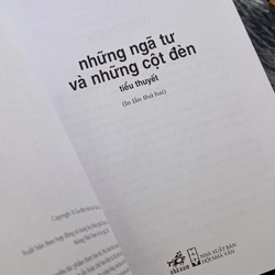 Những ngã tư và những cột đèn 477890