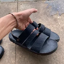 Combo 2 đôi dép da còn mới chưa dùng 605051