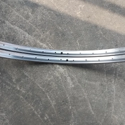 Đôi vành xe đạp bằng thép trắng ko gỉ Nhật bãi cỡ 26 lắp lốp 660. Đẹp. Zin. Chất...  307325