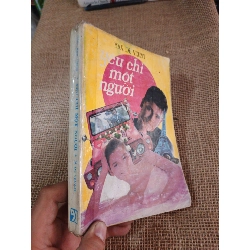 Yêu chỉ một người - Max Du Veuzit mới 70% ố rách 1 trang ko mất nội dung(Sách văn học) HLSC2404