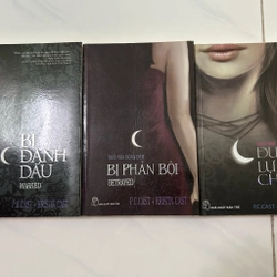 Bị đánh dấu - bị phản bội - được lựa chọn