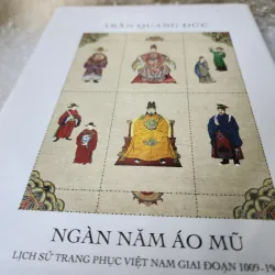 Ngàn năm áo mũ bản đặc biệt bìa cứng đánh số bụng nhũ vàng | trần quang đức 931419
