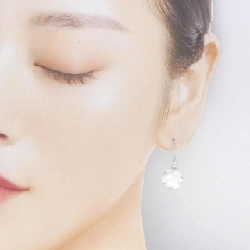 Bông tai Chanel Camelia - Hàng hiệu Authentic 845087