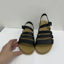Giày sandals crocs 2hand size w7-37/38 độ mới cao hình chụp thật 1008572