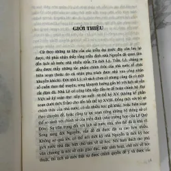 Quốc triều chính biên toát yếu - Quốc sử quán triều Nguyễn 781192