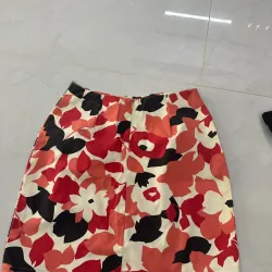 Váy nữ hoa văn mix màu sắc phong cách casual diện đi chơi