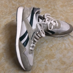 Reebok size 41, hàng vẫn ok, hơi cũ tý, dùng chạy bộ tốt  499375