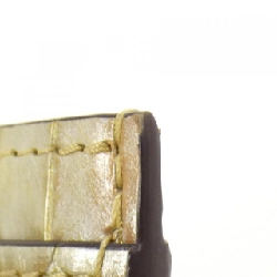 Ví da Louis Vuitton da kỳ lạ 624030