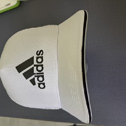 mũ hiệu adidas 