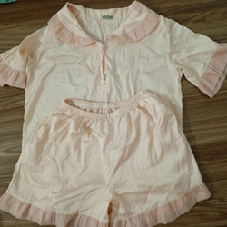 Bộ đồ ngủ màu hồng nhạt  543263