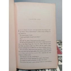 Over The Moat: Love Among The Ruins Of Imperial Vietnam - James Sullivan 448849